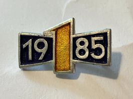 1 Anstecknadel DDR Goldene 1 1985