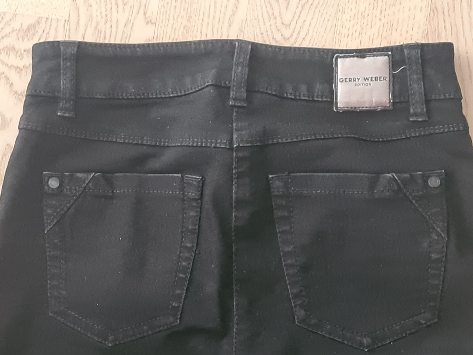 Gerry Weber Jeans: Gerry Weber Jeans Schwarz Gr. XS – Usato da Steinen venduto da turbogeiss99 2