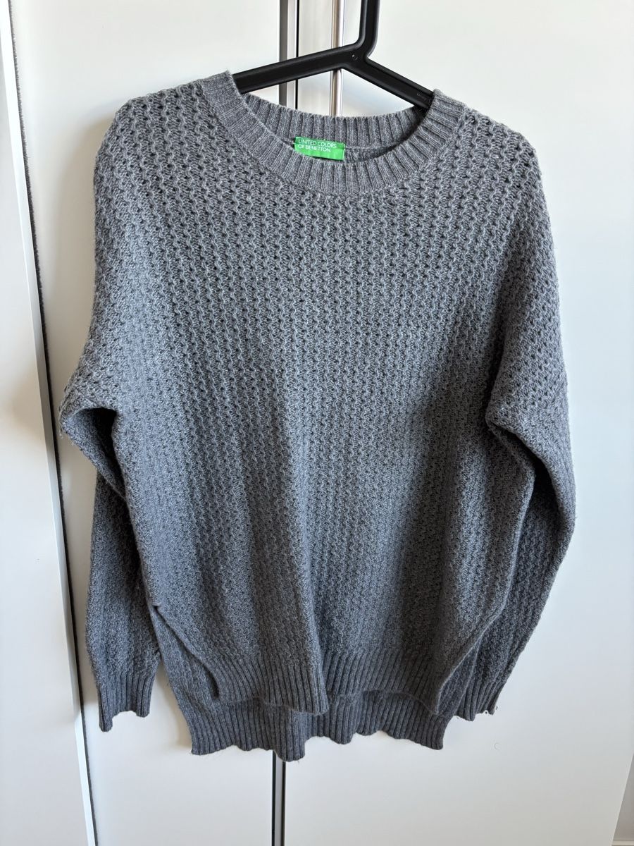 Benetton Pullover & Sweatshirts: Damen Pullover Benetton grau grobgestrickt, M – Gebraucht aus Diepoldsau von OliBi