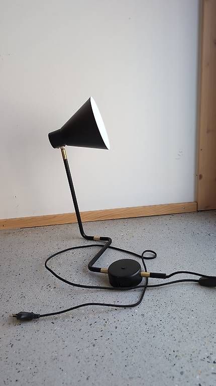 Lampade: Applique murale articulée noire et laiton – Usato da Lausanne venduto da pie_n2mq 1