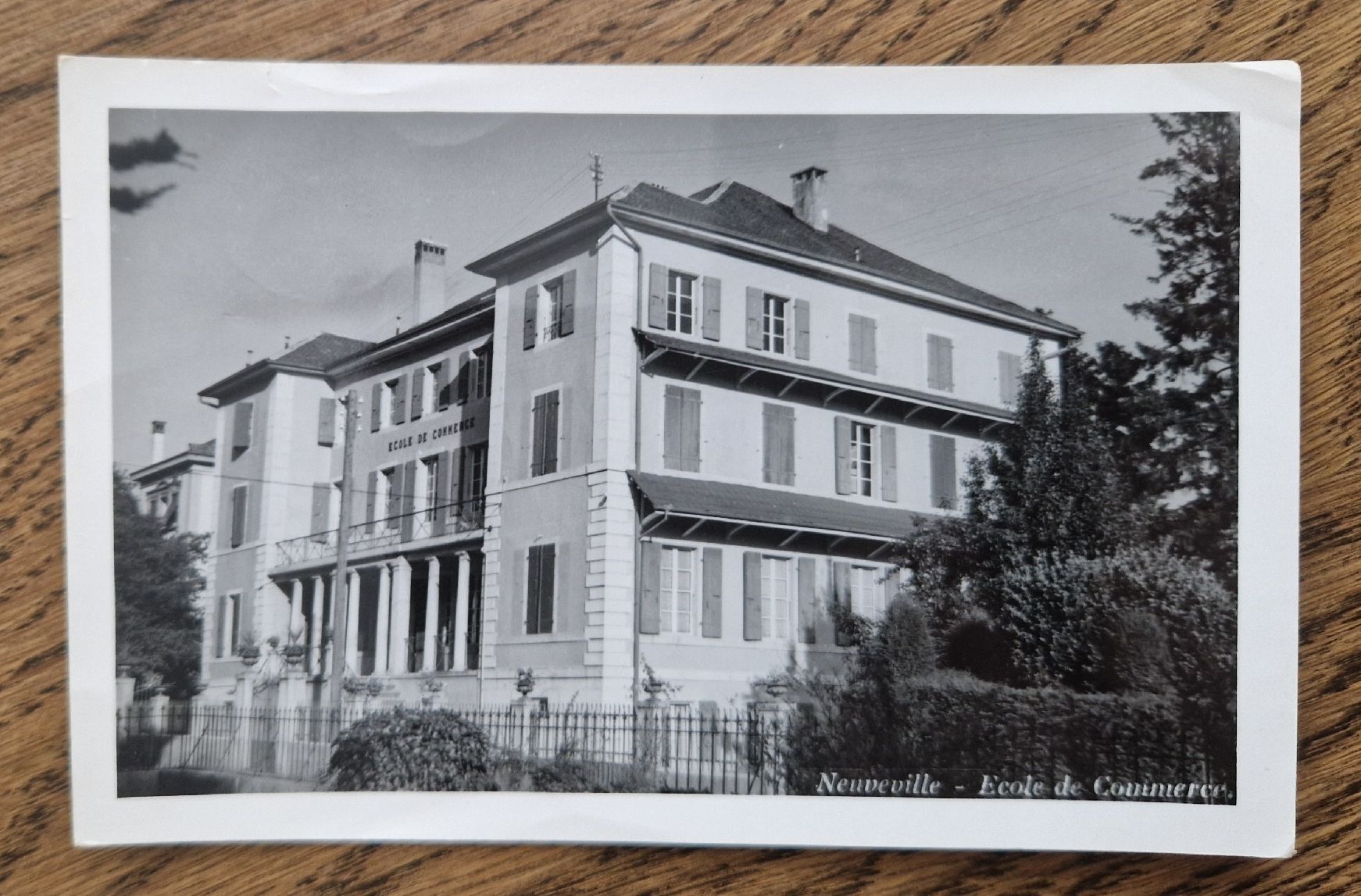 Ansichtskarten: Neuveville, Ecole de Commerce 1951 – Gebraucht aus Ebikon von Donar50