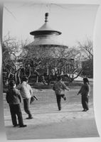 Erh. Hürsch 2 Fotos um 1975, China: Sport (I) Morgensport