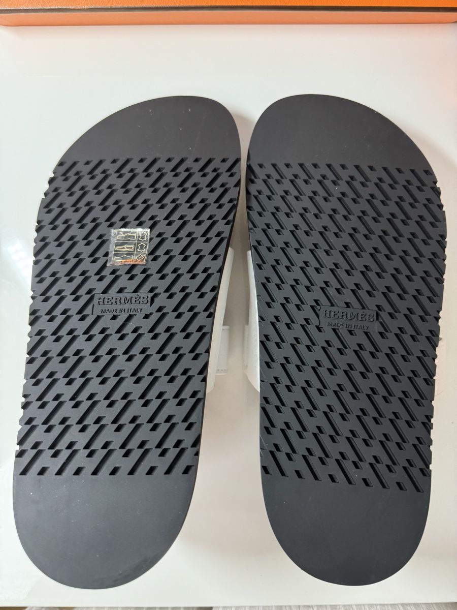 Hermès Scarpe da donna: Hermès Chypre Sandals Size 38.5 White Leather – Nuovo e nell'imballaggio originale da Genève venduto da Lux_trend26 5