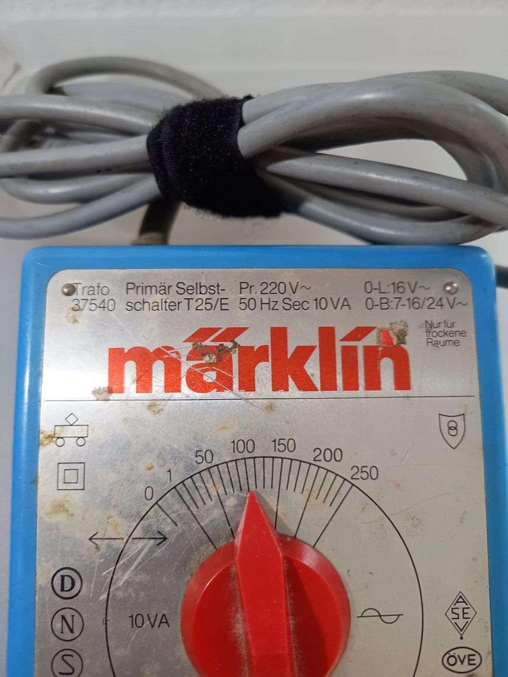 Märklin Modellini di ferrovie: Märklin 37540 Transformator 220V / 10VA - gebraucht – Usato da Döttingen venduto da Schlei 1