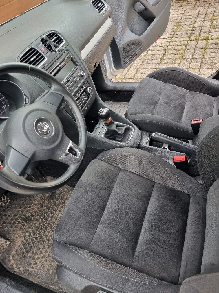 VW Autos: VW Golf VI 2.0 TDI 4Motion – D'occasion à Einsiedeln par Fluh05 5