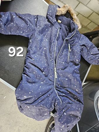 Schneeanzug dunkelblau mit Sternen Grösse 92 guter Zustand