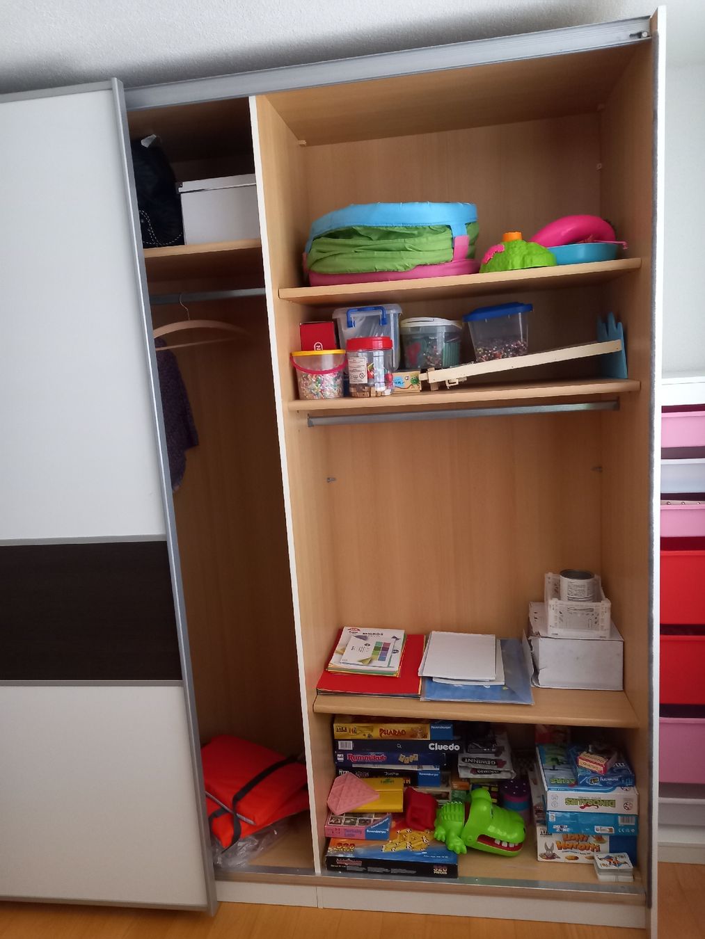 Armadi: grosser Kleiderschrank mit schiebetüren – Usato da willisau venduto da cesar08 2