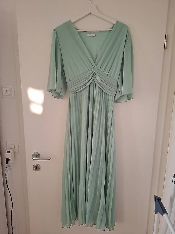 Kleider: Kleid mint – Gebraucht aus Baar von XGbRk_54_4