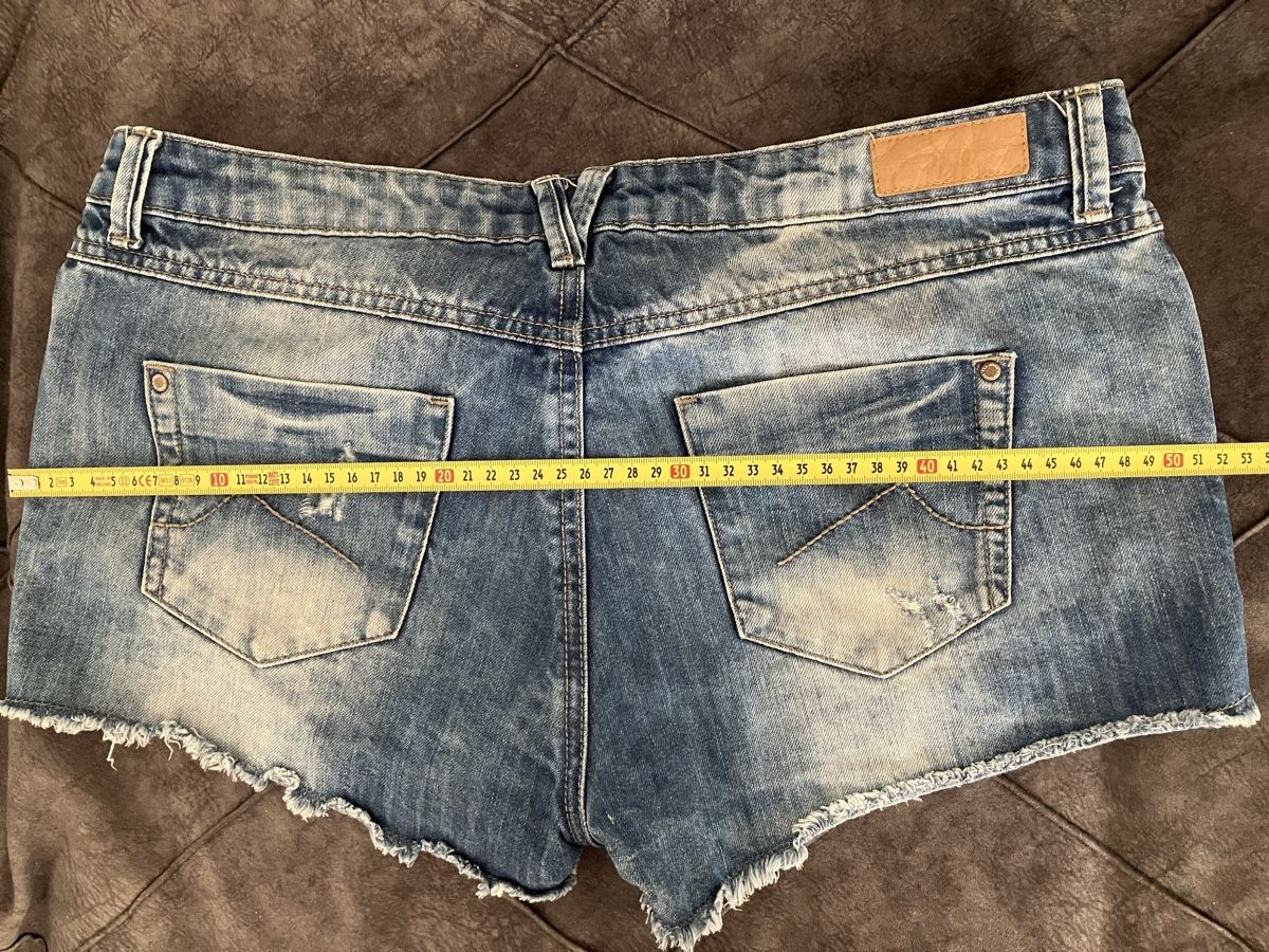 Pantaloni: C&A Shorts Jeans kurz 42 – Usato da Weiningen ZH venduto da moon-55 6