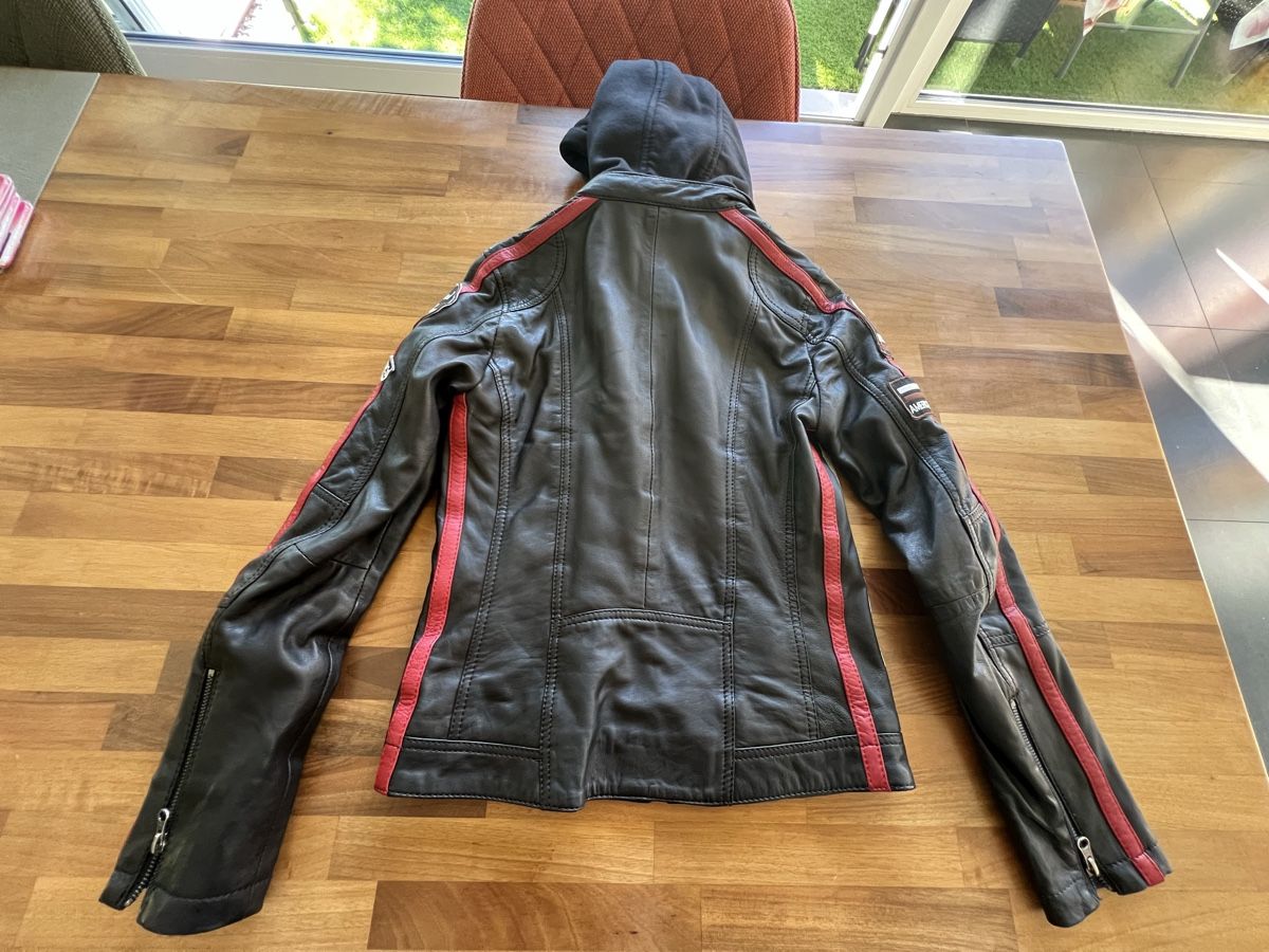 Jacken: Lederjacke Max schwarz rot neuwertig – Neu (gemäss Beschreibung) aus Riggisberg von Dive0 4