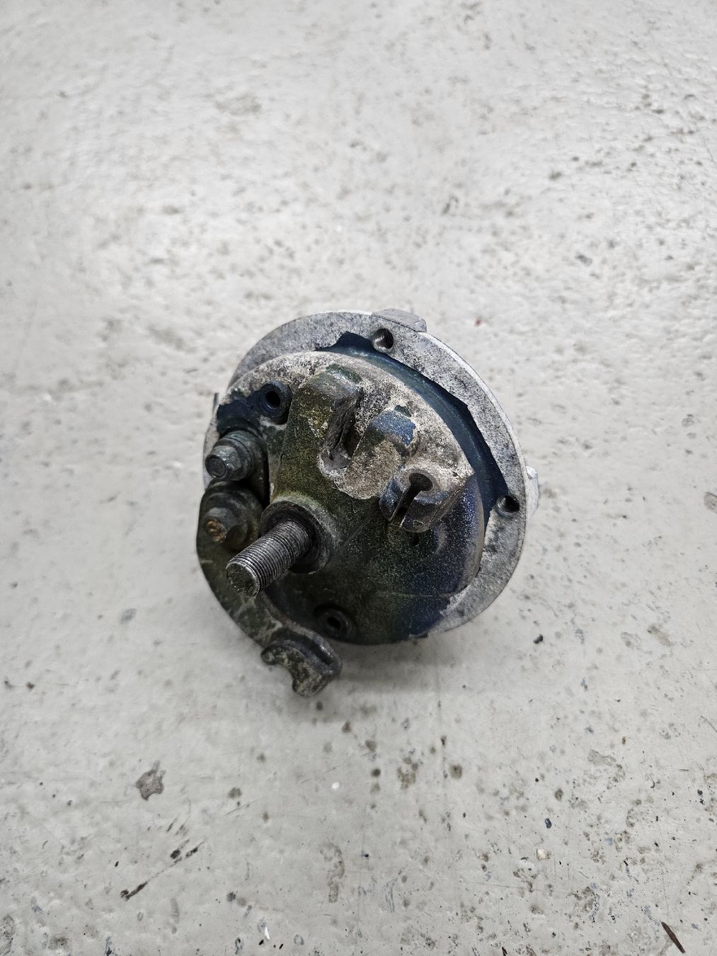 Puch Mofa-Ersatzteile: Puch Vorderradnabe Gussfelge  – Gebraucht aus Mellingen von Mech-Service