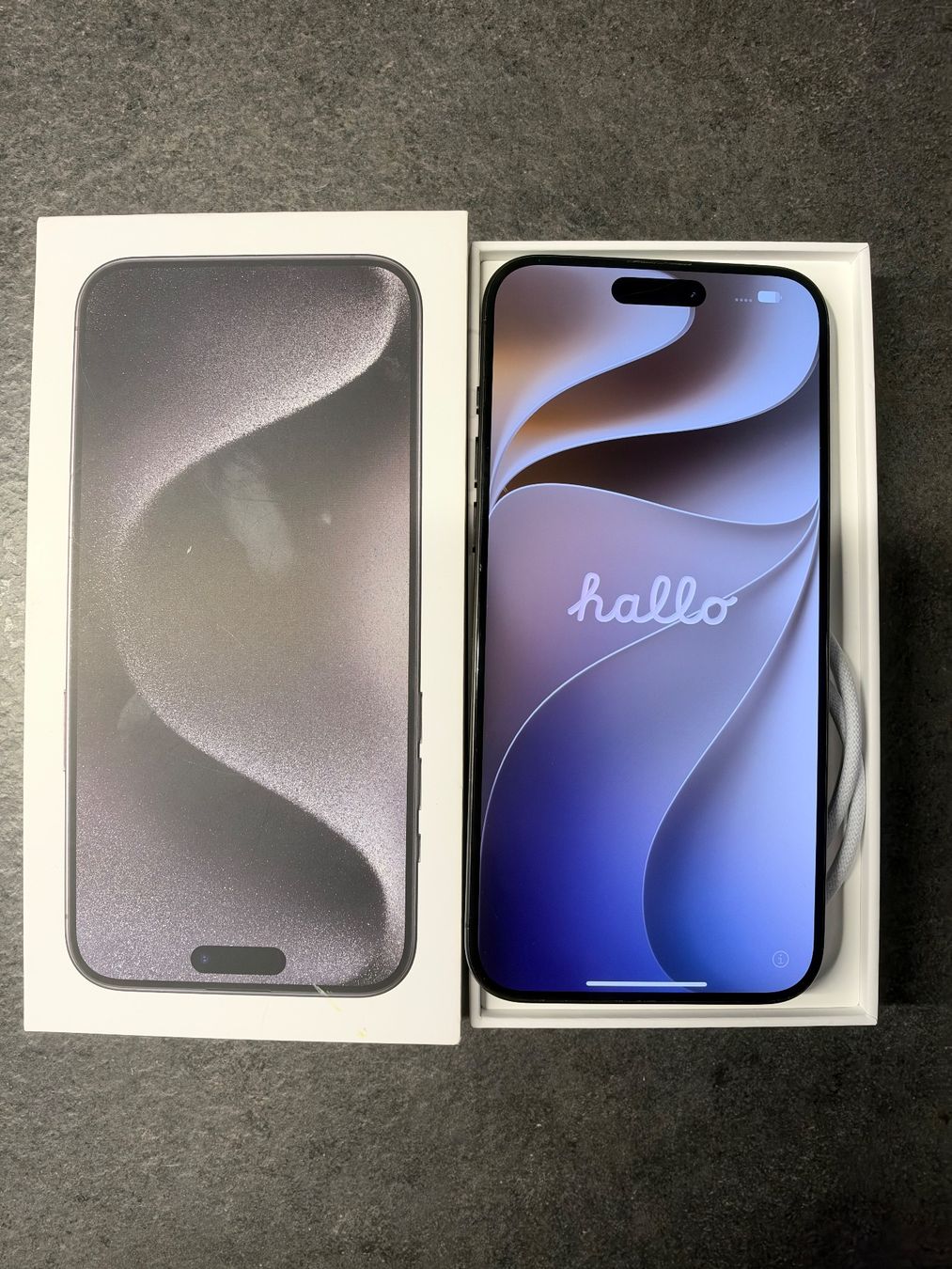 Apple Telefoni cellulari / Smartphones: Apple iPhone 15 Pro Max (gebraucht) – Usato da Riehen venduto da dubravkaV