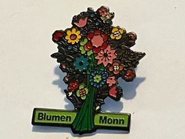 1 Pin Blumen Monn