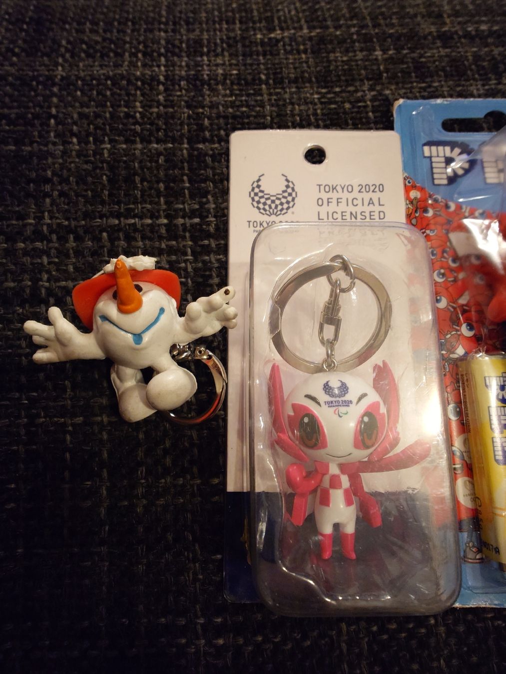 Portachiavi: 4 porte clés figurines mascottes olympiques – Usato da Genève venduto da arnoo 1