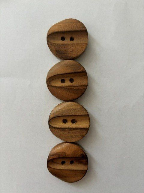 Boutons: Holzknöpfe, 4x rund, ca. 3.4cm Durchmesser – D'occasion à Basel par machplatz
