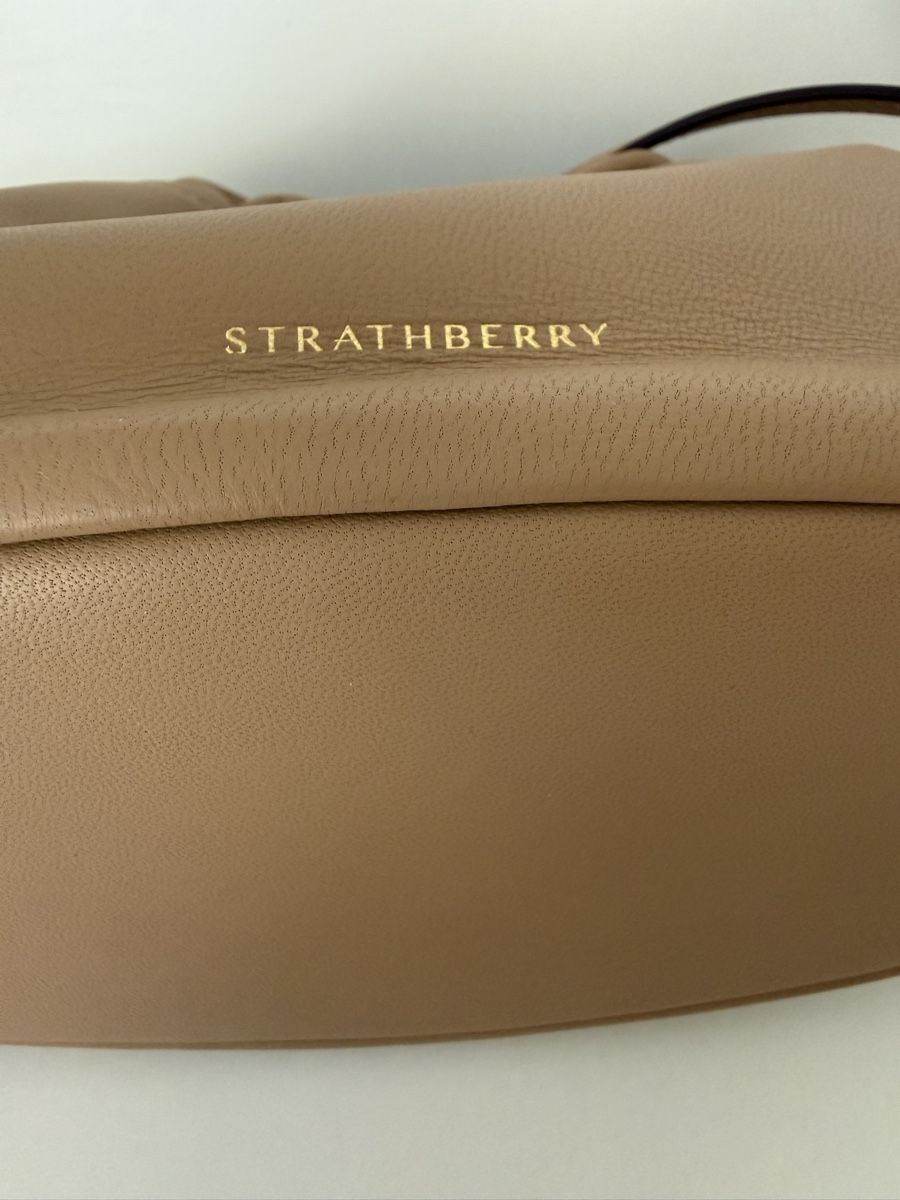Sacs femmes: Strathberry CHARLOTTE DRAWSTRING in Caramel – D'occasion à Meilen par atlanterra 1