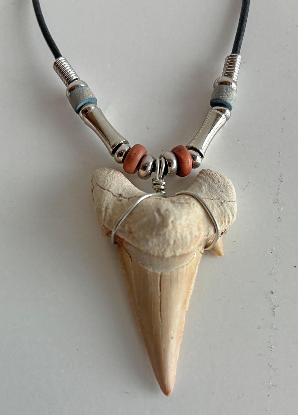 Catenine: Kette mit grossen Haifischzahn – Usato da Bäretswil venduto da robsonantik 1