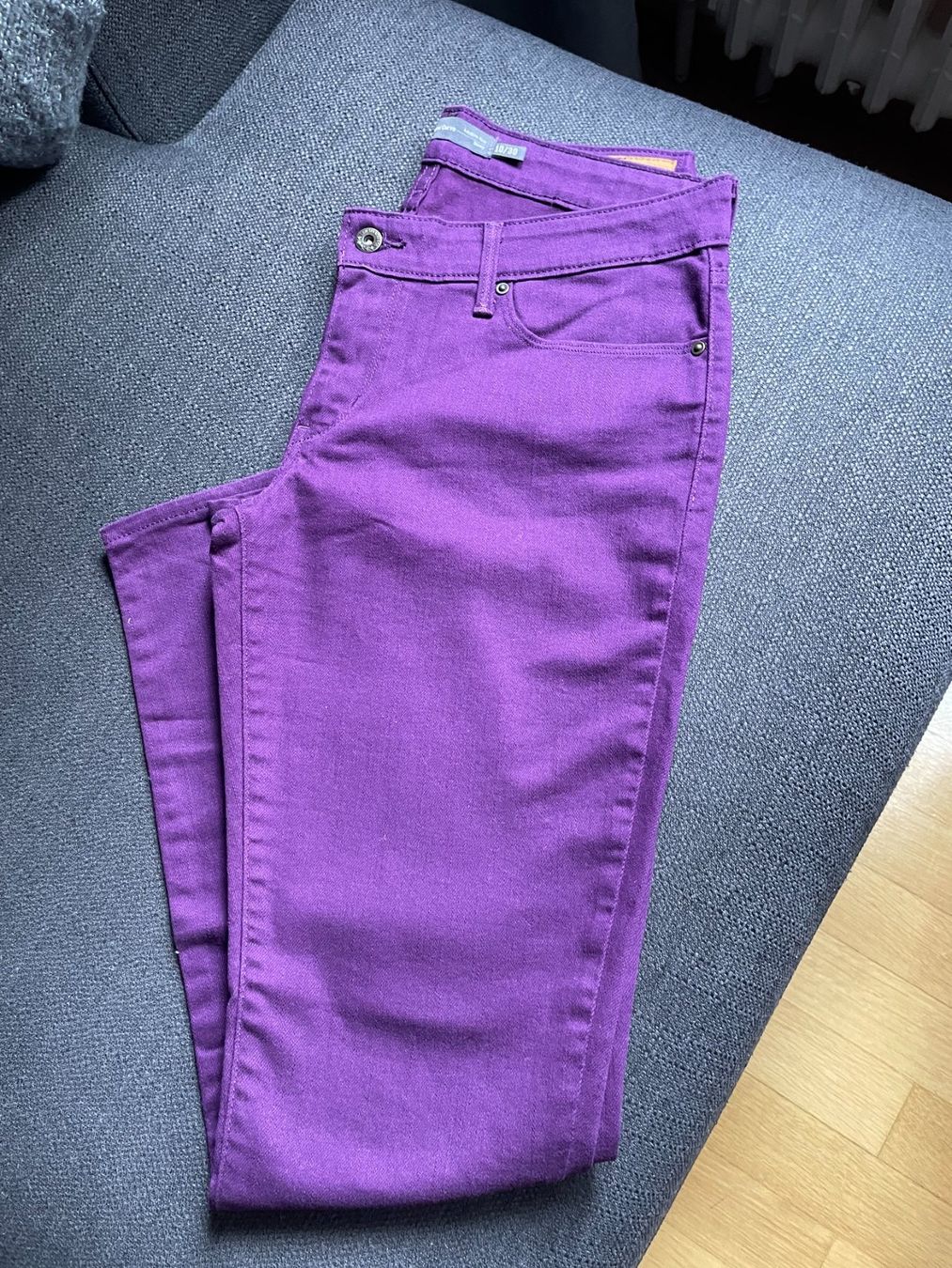 Levi's Jeans: Jeans Levi's donna color melanzana – Nuovo (secondo la descrizione) da Meilen venduto da val_tsv8