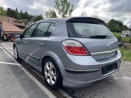 OPEL ASTRA H 18 OPC Line