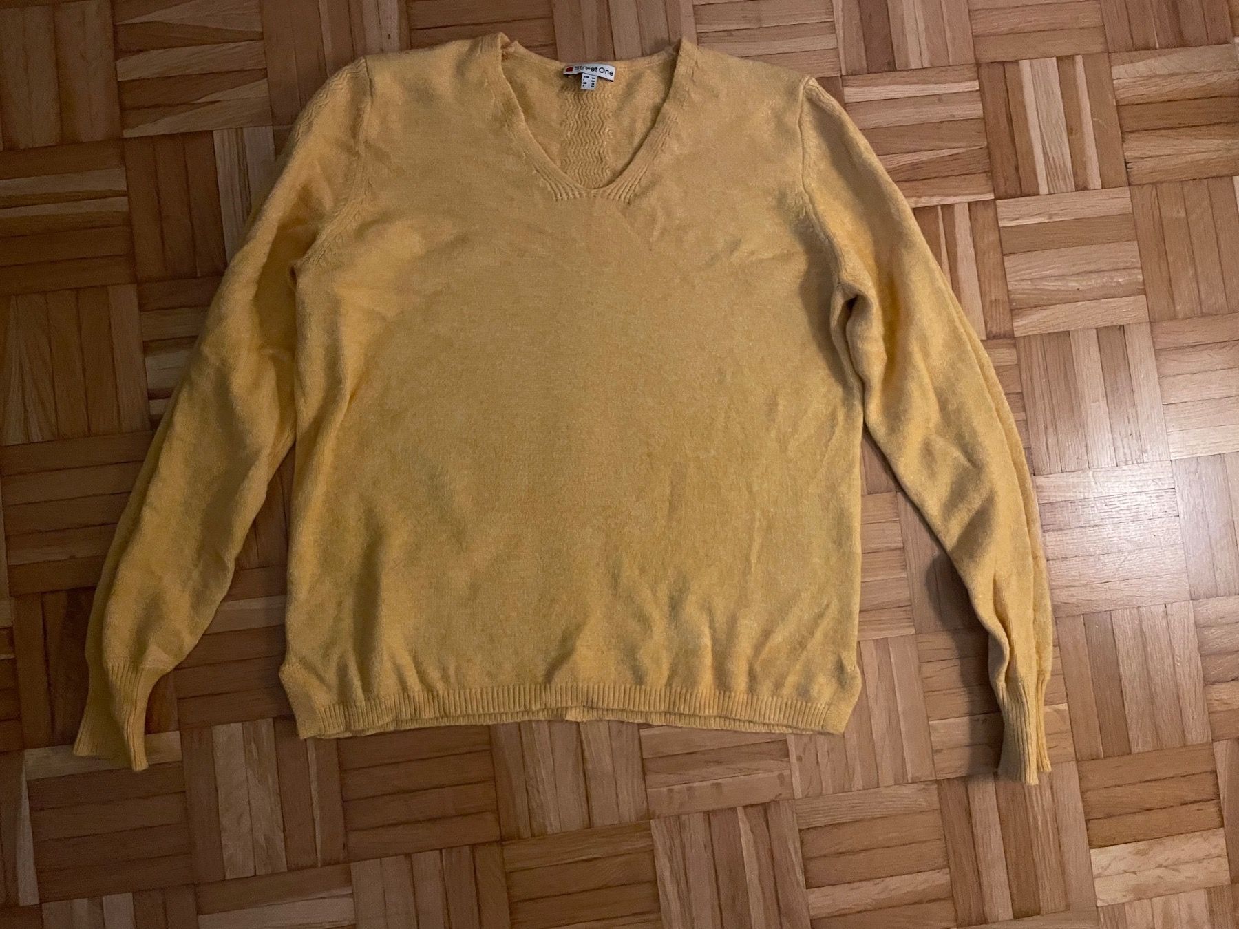 Pullover & Sweatshirts: Street One Pullover – Gebraucht aus Zürich von Miush999