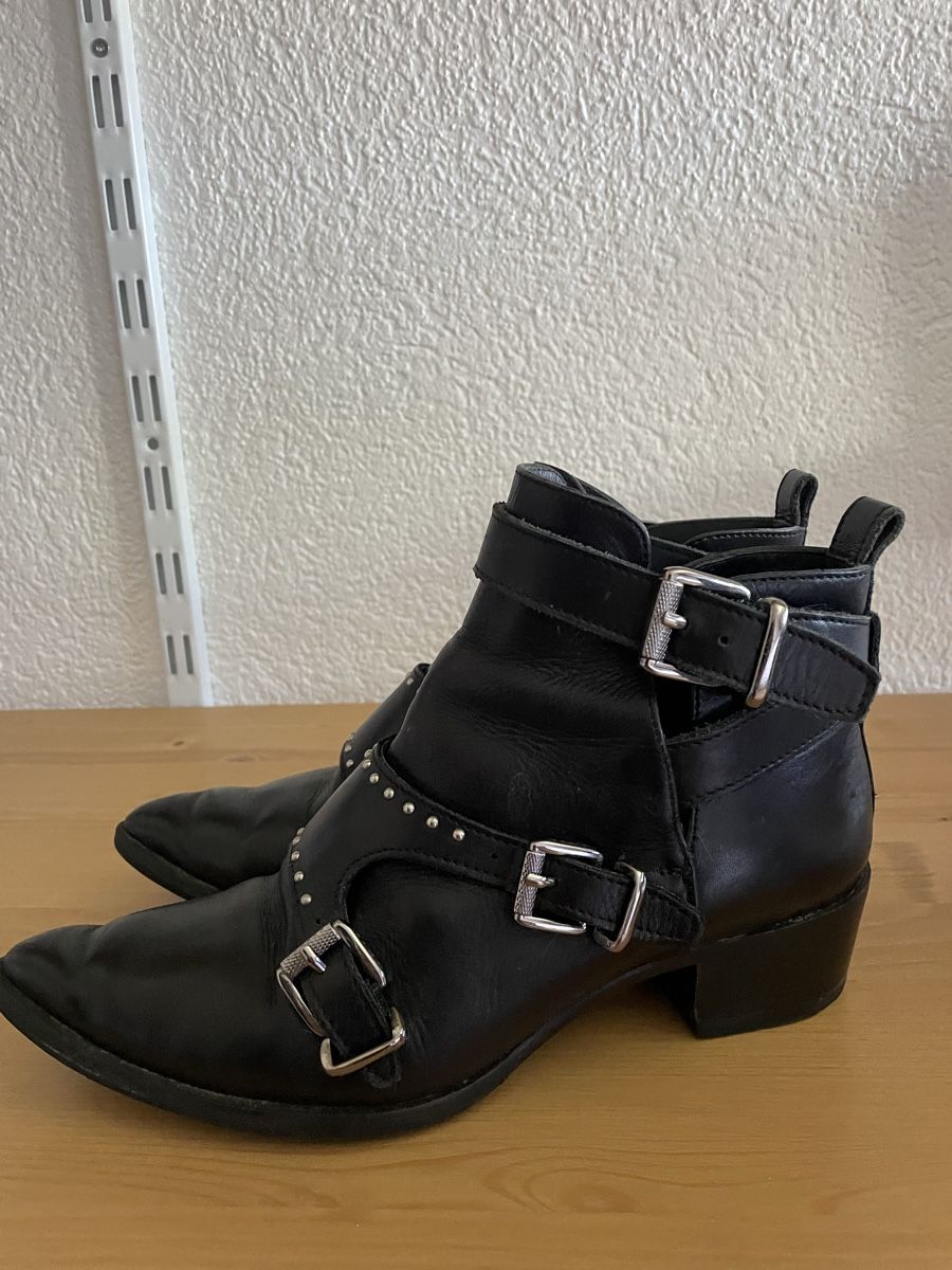 Scarpe da donna: Chaussure Barbara Bui – Usato da Martigny venduto da Lea_lucci 1