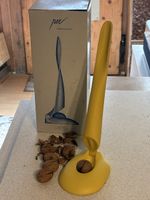 PER Design Nussknacker gelb selten für Nüsse 