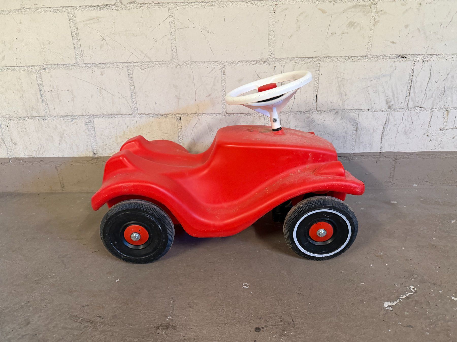 Big Veicoli per bambini: Red bobby car – Usato da Schliern b. Köniz venduto da plebnificent 1