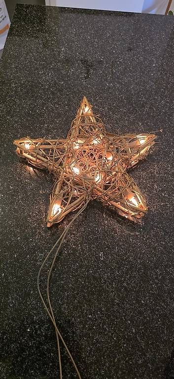 Ghirlande e barre luminose: Lichterketten und Lichterstern – Usato da Volketswil venduto da JaMiLeAn 3