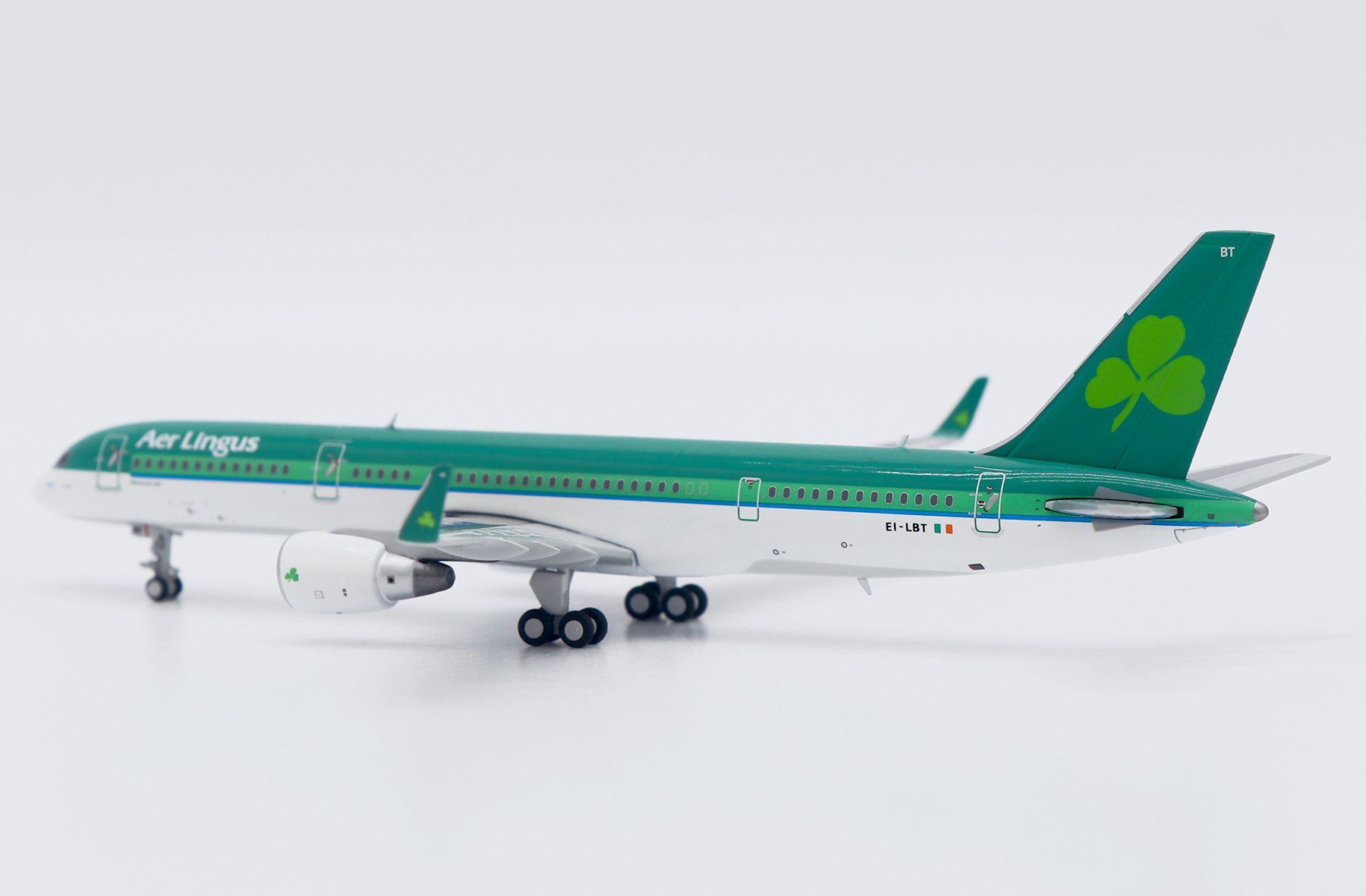 Boeing Kit di modellismo & Modellini statici: B757-200 AER LINGUS – Nuovo e nell'imballaggio originale da Morges venduto da iljamuromez 2