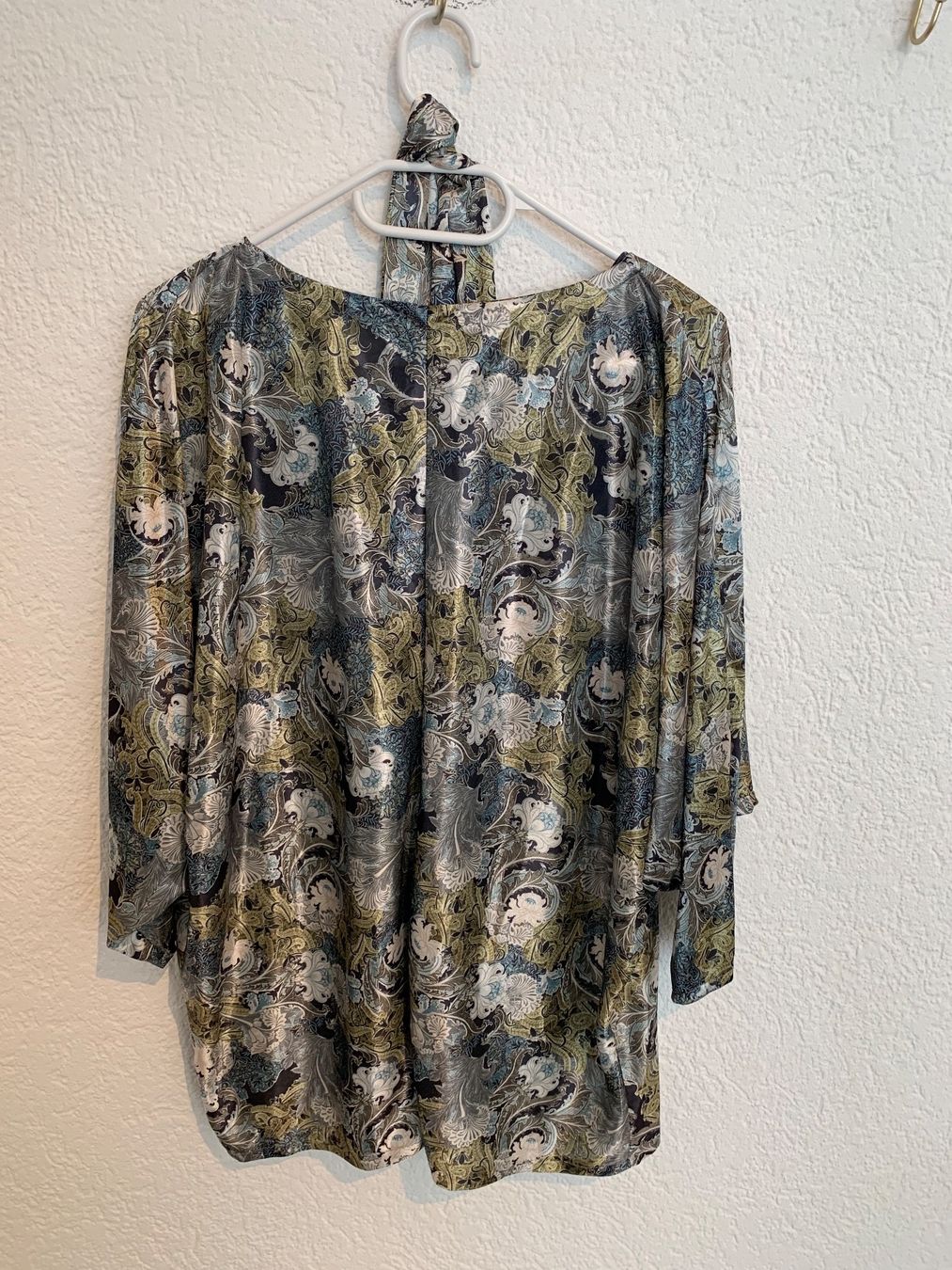 Camicette: Bluse grün mit Gürtel Schal Gr. S / M – Usato da Fislisbach venduto da KolibriSecondhand 5