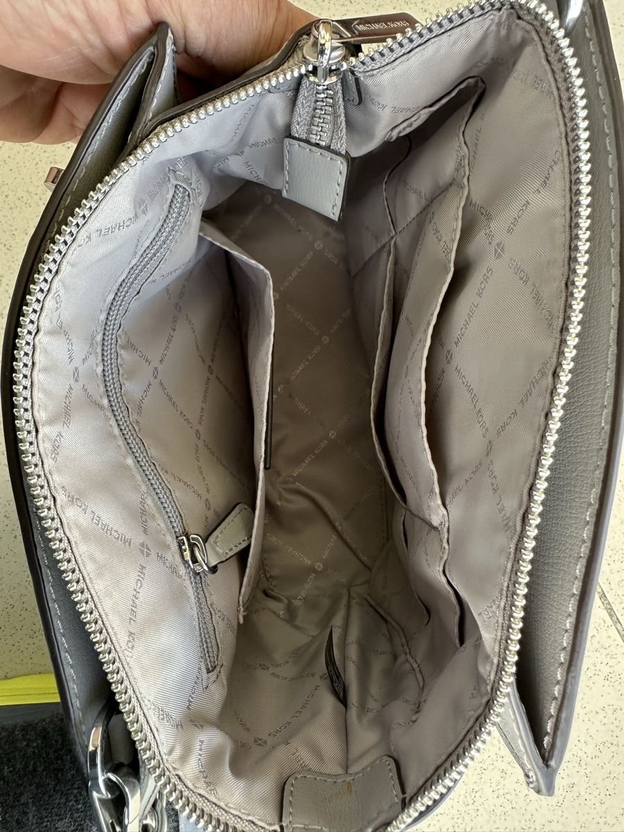 Michael Kors Borse da donna: Elegante Michael Kors Tasche, hellgrau! – Usato da Oftringen venduto da Geier1969 3