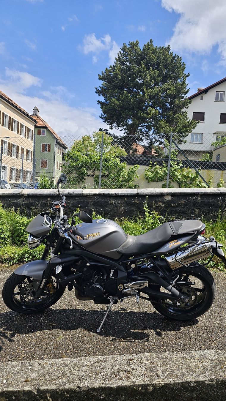 Strada: Triumph Street Triple 675 R – Usato da La Chaux-de-Fonds venduto da little_bubble 6