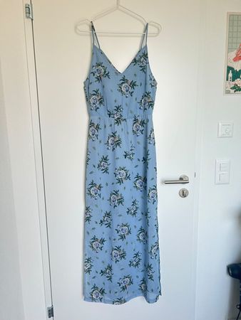 H&M Kleid Gr. 38 Blau lang mit Blumen