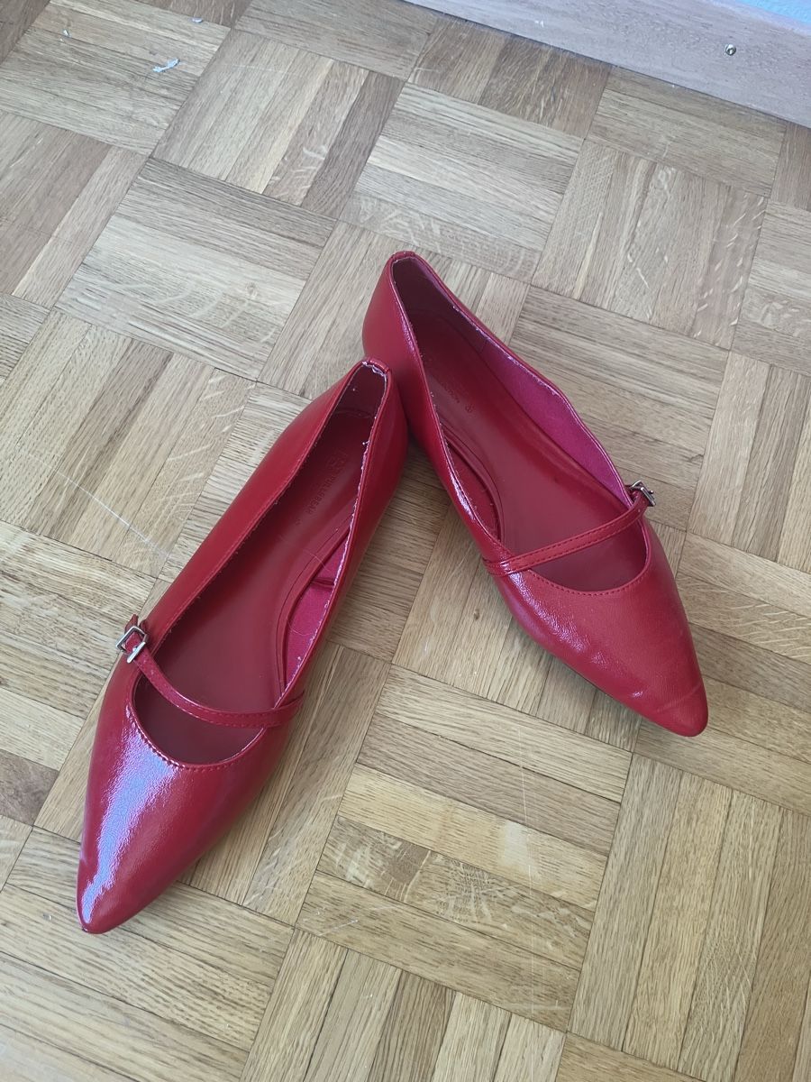 Bershka Damenschuhe: Ballerines rouges Bershka taille 38 – Gebraucht aus Vevey von jul_xh6s 1