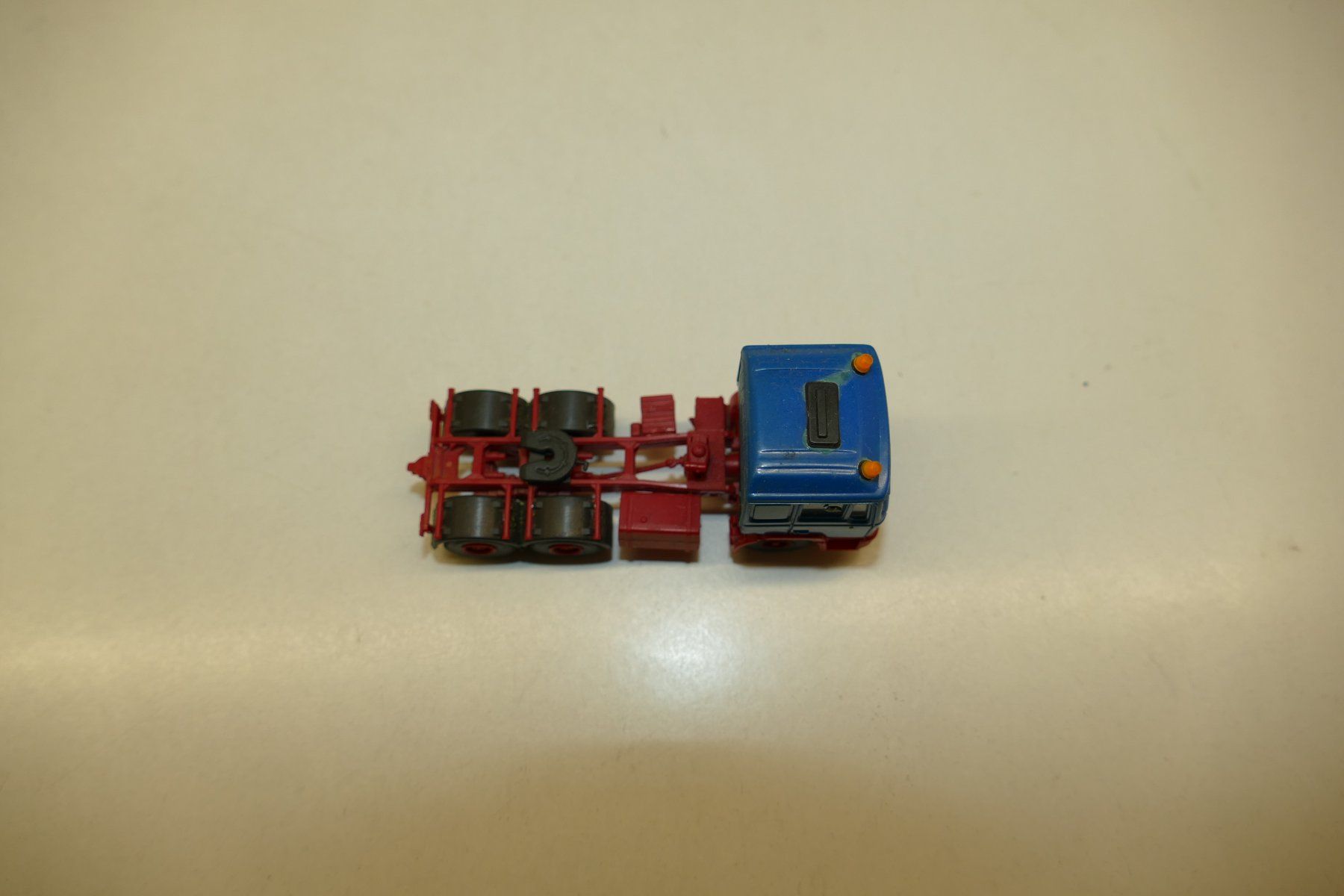 Kibri Modellini di ferrovie: Kibri H0: MAN Zugmaschine – Usato da Niederhasli venduto da Flash32 4