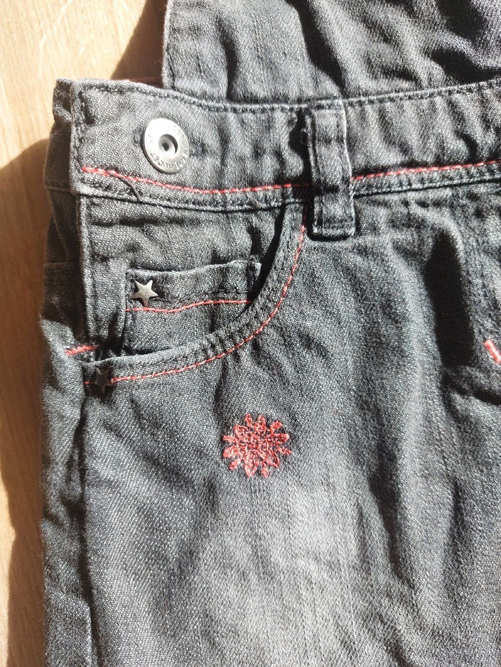 Vertbaudet Vestiti & Gonne: Vertbaudet Jeans Latzkleid, Gr. 94 – Usato da Büttikon AG venduto da lca_v7pb 1
