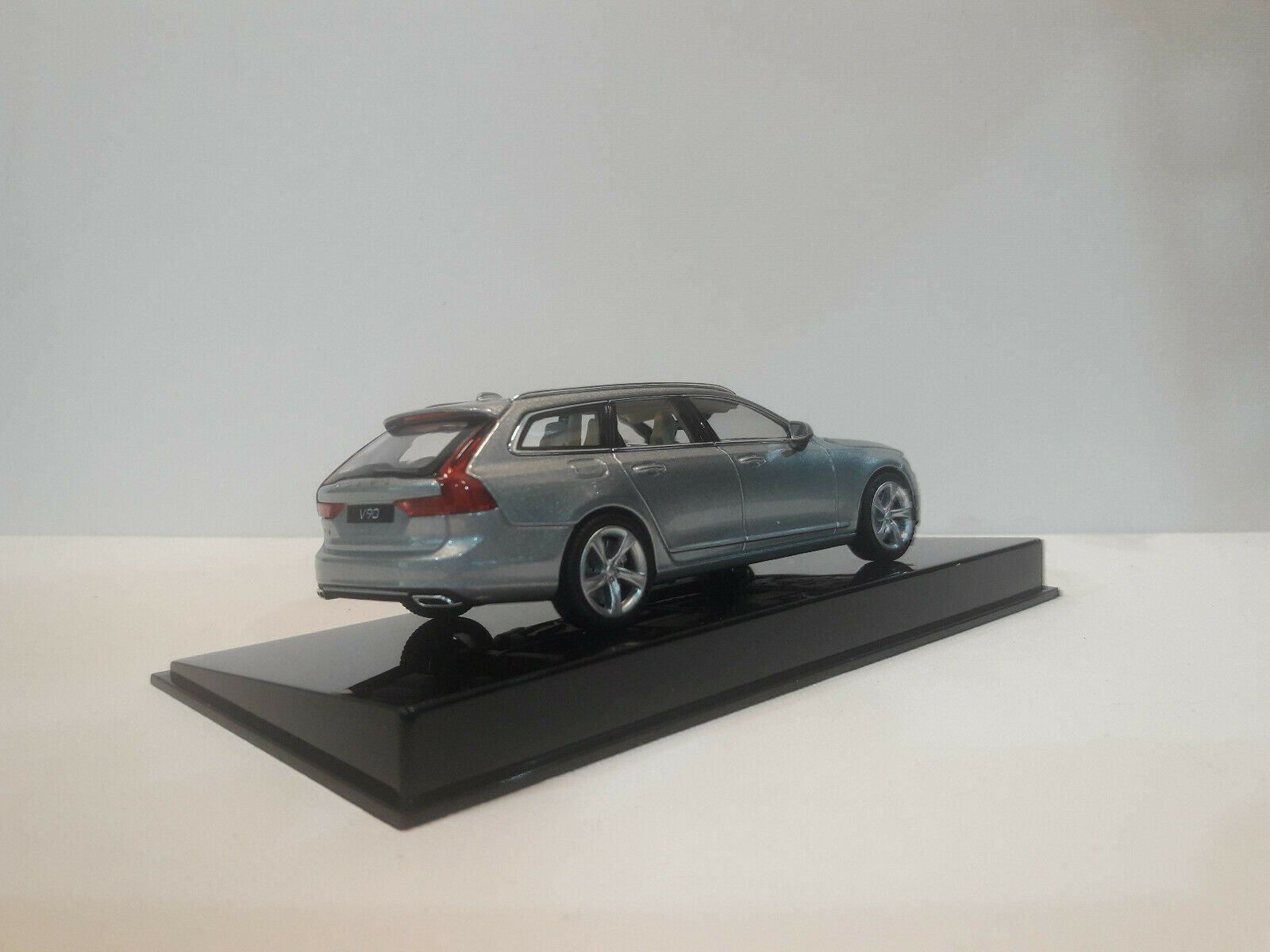 Norev Modellini d'auto: Volvo V90 – Nuovo e nell'imballaggio originale da Flawil venduto da Imperiosud 2
