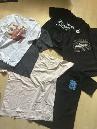 6 T-shirts
