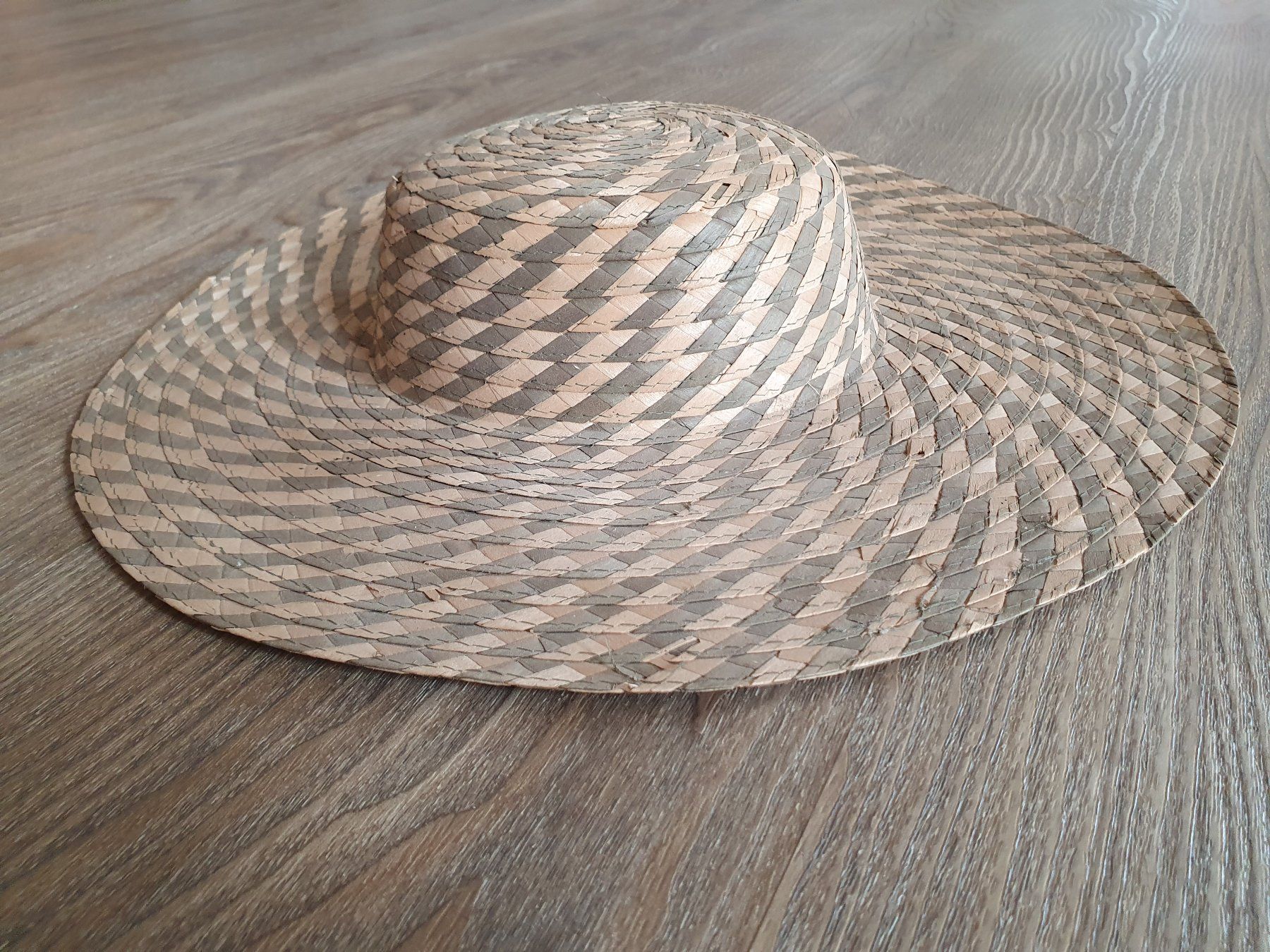 Chapeaux, bonnets & casquettes: Antiker Strohhut – D'occasion à Heimiswil par triskeli 1