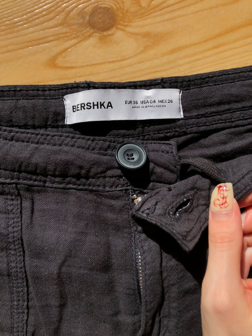 Bershka Hosen: Pantalon cargo bleu marine – Gebraucht aus Bulle von sop_ct6x 2