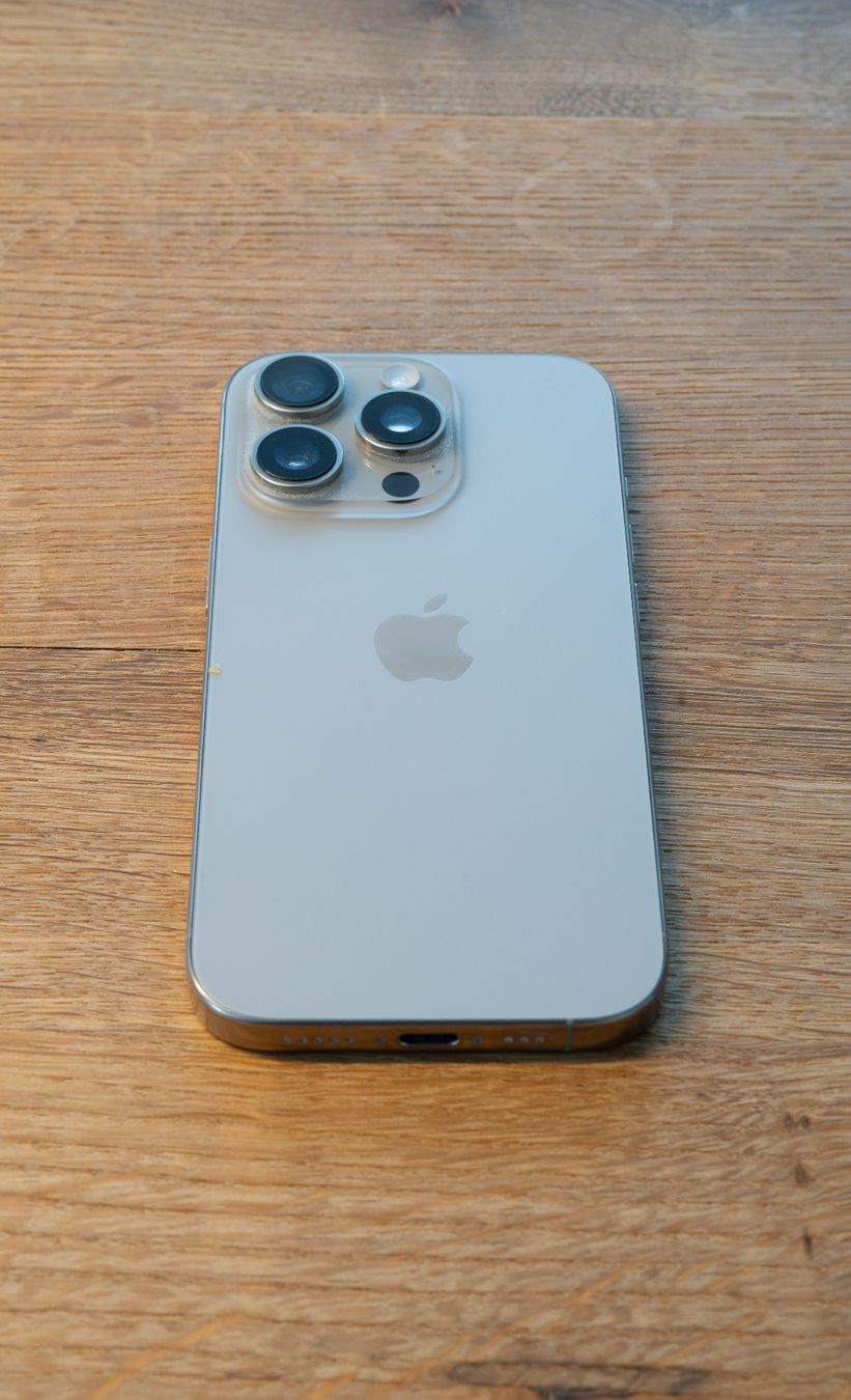 Apple Telefoni cellulari / Smartphones: iPhone 16 Pro / 128 GB – Usato da Matzendorf venduto da Mei12345 2