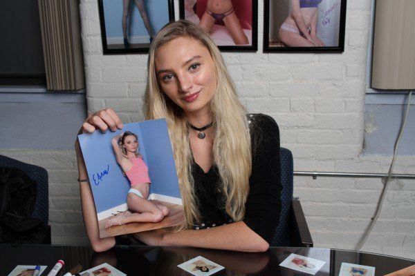 Autografi: Emily Trudeau / Originalautogramm – Usato da Schwyz venduto da racingautographs 3