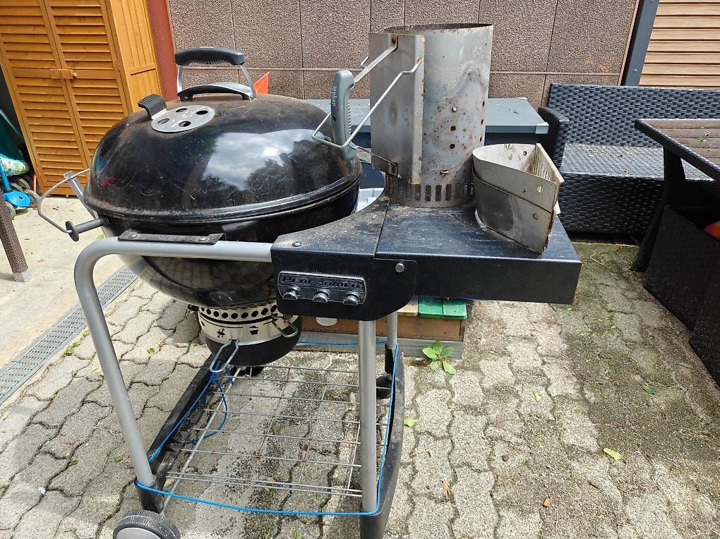 Griglie: Weber Performer Holzkohlegrill – Usato da St. Gallen venduto da chaos_princess