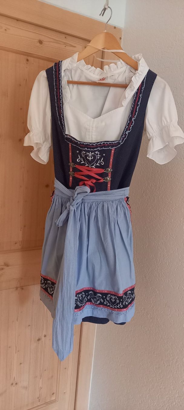 Kleider: Dirndl Grösse 42 – Gebraucht aus Schindellegi von mtri