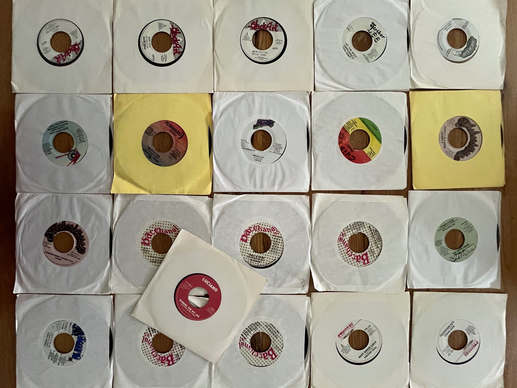 Schallplatten: 303 x 7" Dancehall / Reggae Singles – Gebraucht aus Olten von Xtra