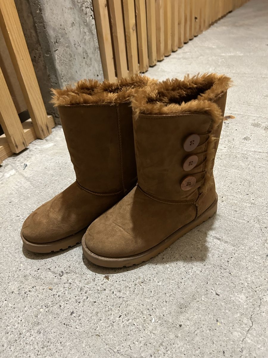 Scarpe da donna: Warme Winterboots mit Fell, Gr. 37 – Nuovo (secondo la descrizione) da Solothurn venduto da alaradyl 3