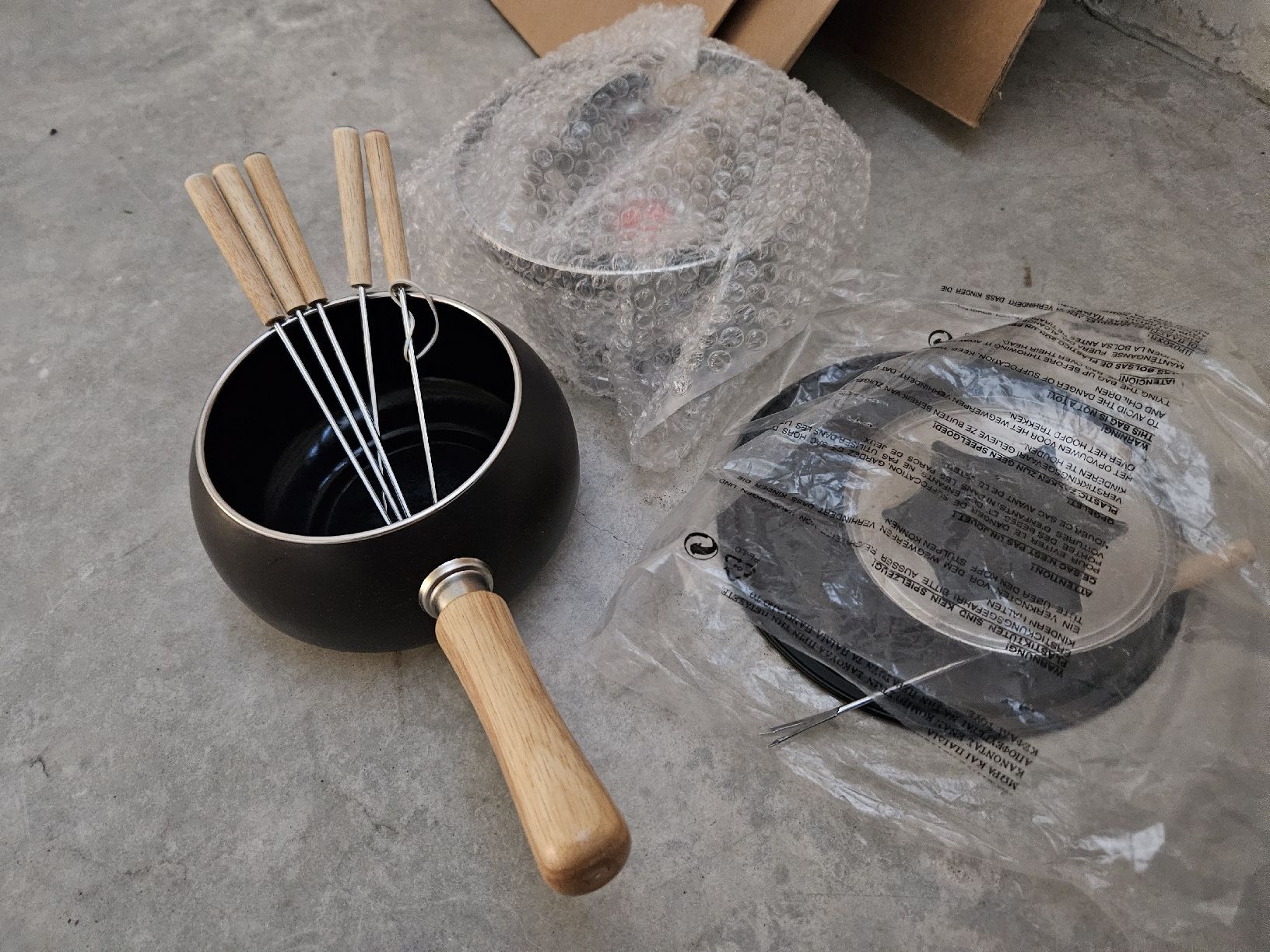 Set di piatti: Fondue Set 23-teilig neuwertig – Nuovo e nell'imballaggio originale da Birmensdorf ZH venduto da kar_f86l 2