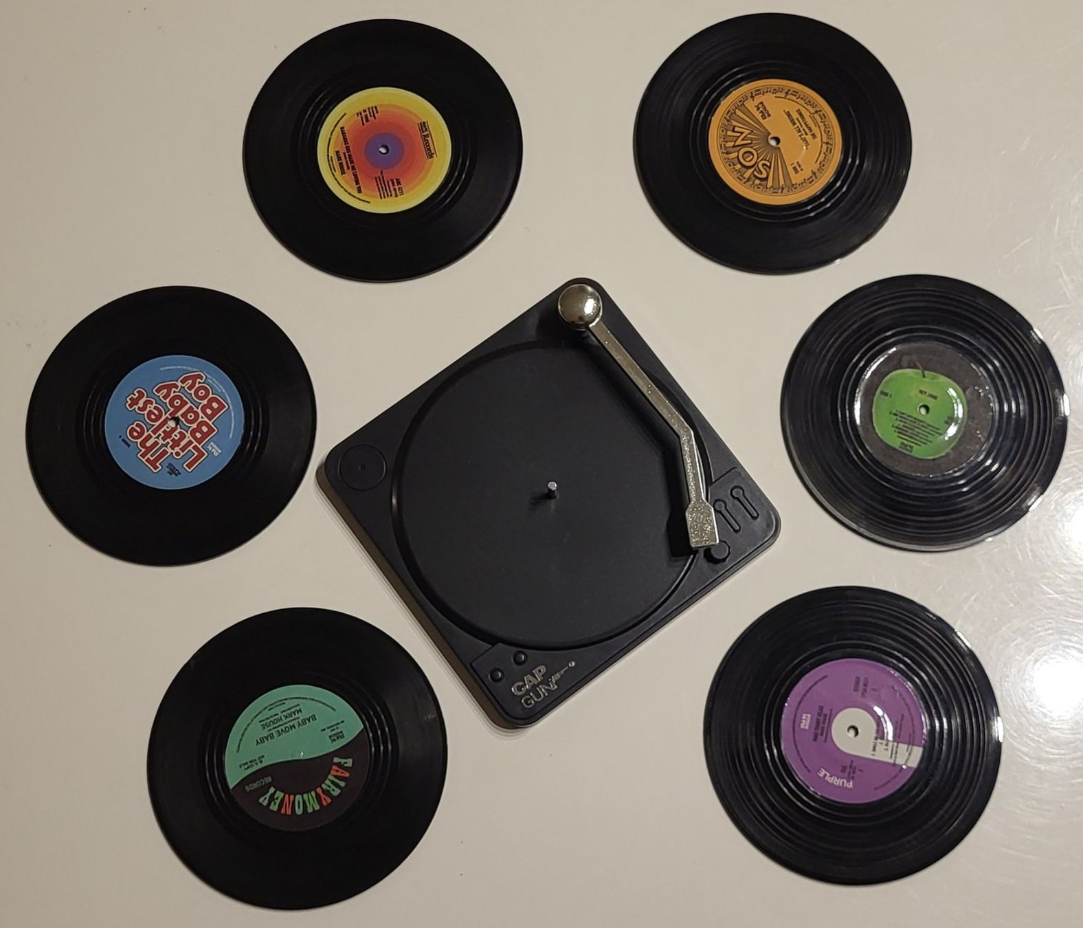 Untersetzer: 6 Vinyl Schallplatten Untersetzer im Retro Design – Neu und originalverpackt aus Figino von mayam63