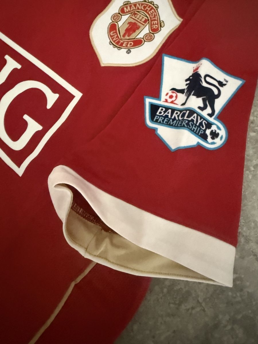 Manchester United Leibchen & Hosen: Manchester United Trikot  – Neu und originalverpackt aus Allschwil von ale_99l7 3