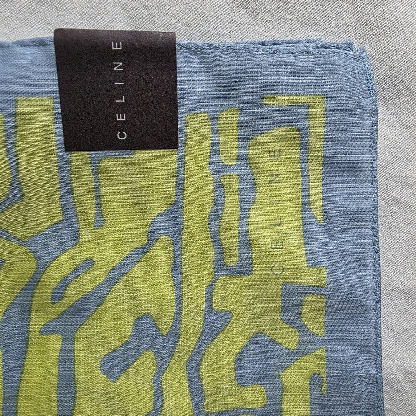 Celine Foulard & Sciarpe: Céline Tuch, Kosmetiktasche/Handtasche – Nuovo e nell'imballaggio originale da Zürich venduto da LIMAR 4
